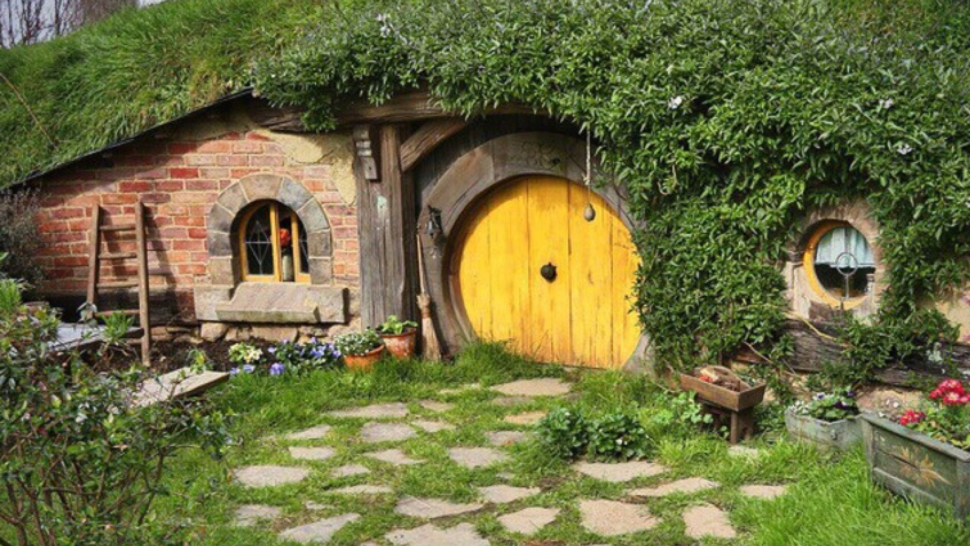 hobbit door